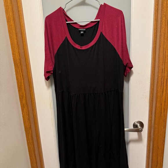torrid Dresses & Skirts - Torrid raglan sleeve skater dress size 2 red and black